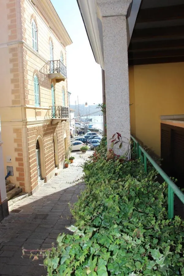 Cala Gavetta Nuovo Trilocale Sul Porticciolo Turistico Apartment La Maddalena  Italy