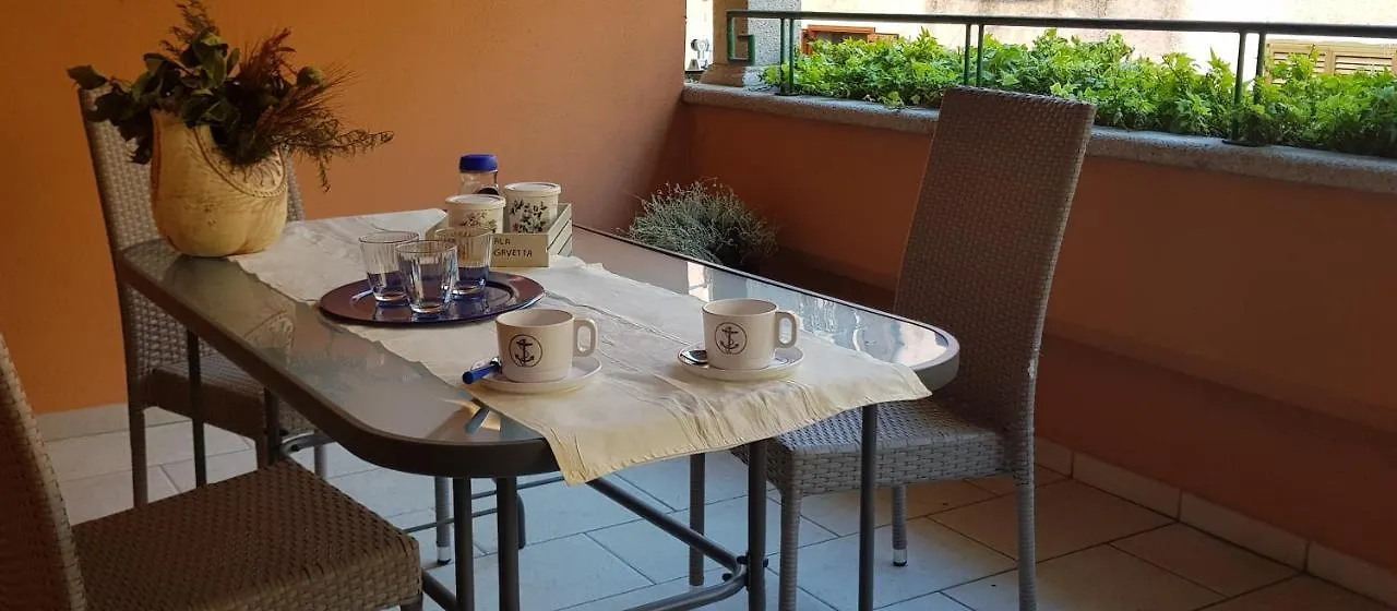 Cala Gavetta Nuovo Trilocale Sul Porticciolo Turistico Apartment La Maddalena  Italy